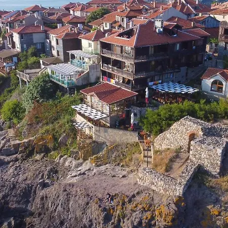 Doctor's House Pensionat 3*