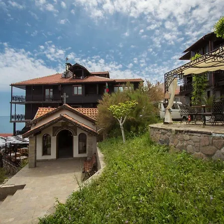 Doctor's House Pensionat 3*