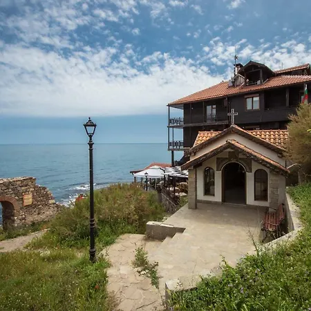 Doctor's House Pensionat 3*
