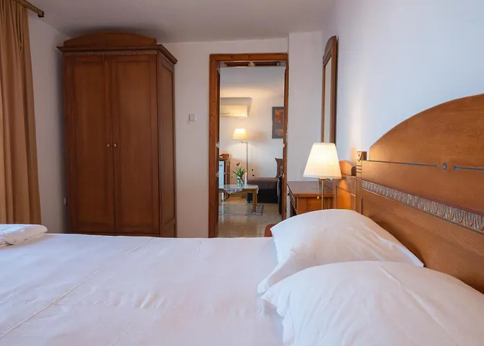 Doctor's House 3*